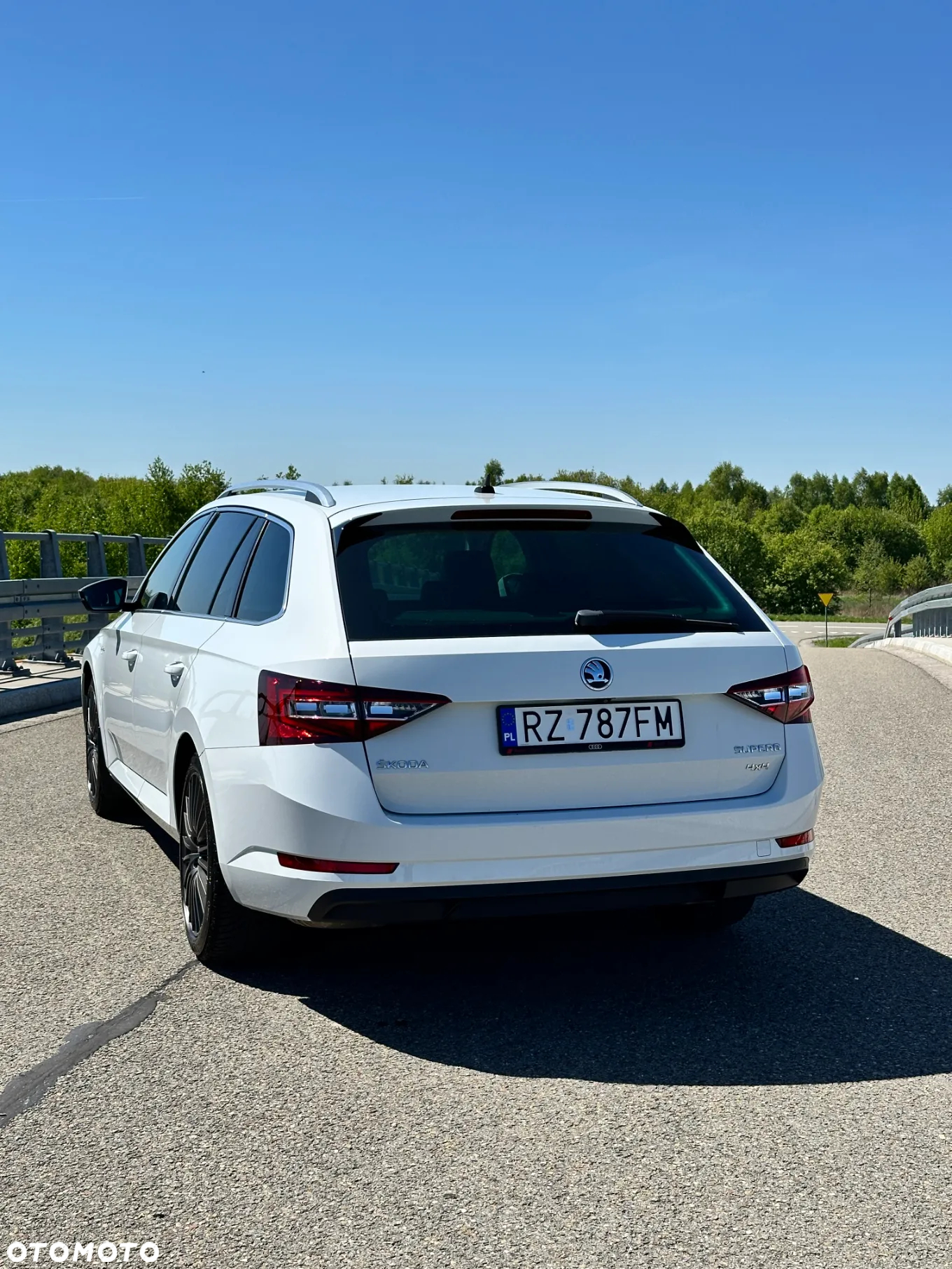 Skoda Superb 2.0 TDI 4x4 L&K DSG - 5