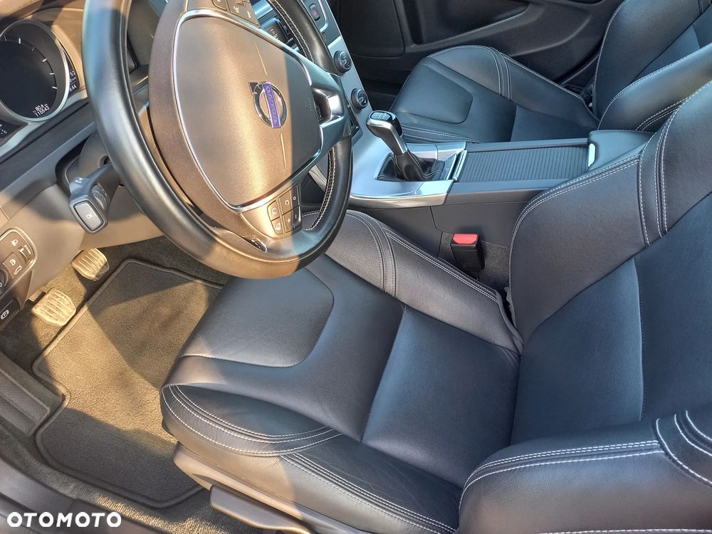 Volvo V60 D2 Drive-E Dynamic Edition (Kinetic) - 16