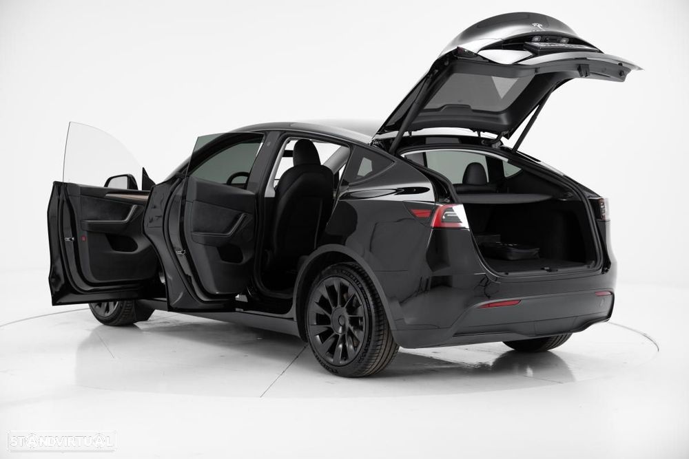 Tesla Model Y Long Range Dual Motor AWD - 6