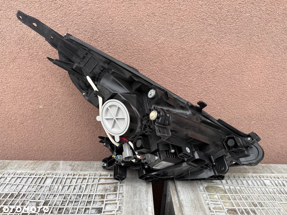 Lampa przednia NISSAN 370Z XENON LEWA EUROPA ORYGINALNA KOITO - 2