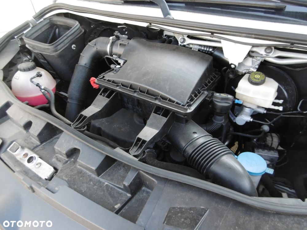 Mercedes-Benz Sprinter - 12