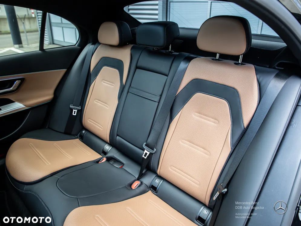 Mercedes-Benz Klasa E ver-amg-53-phev-4maticplus-9g--tronic-tct - 17