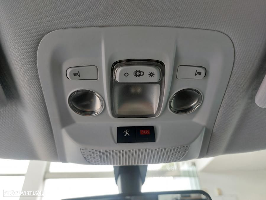 Peugeot 2008 1.5 BlueHDi Signature - 32