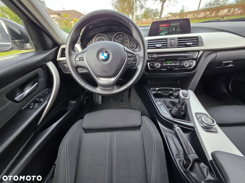 BMW Seria 3 318d Edition Luxury Line Purity - 26