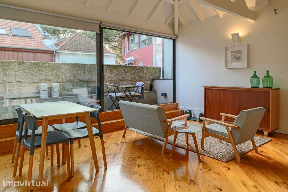 Apartamento com 1 quartos - localizado em Miragaia Porto - Grande imagem: 4/21