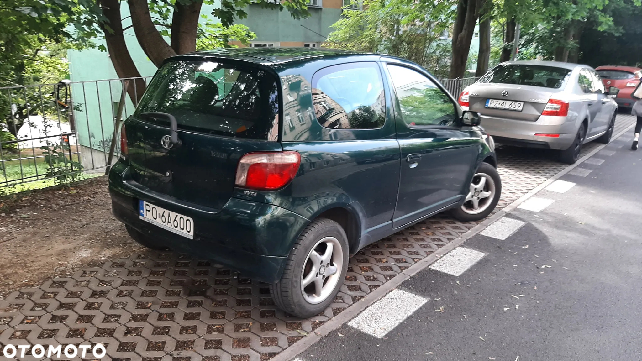 Toyota Yaris 1.3 - 4