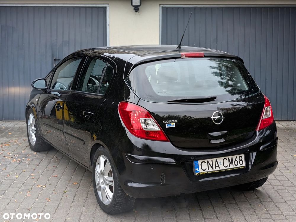 Opel Corsa 1.4 16V Automatik Cosmo - 9