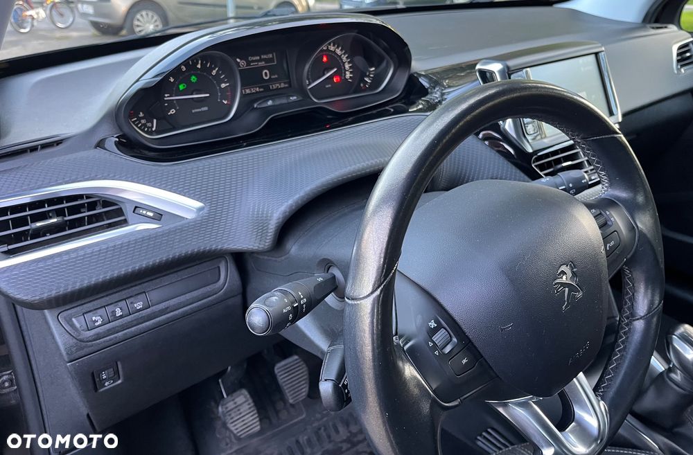 Peugeot 208 1.2 PureTech Allure S&S - 4