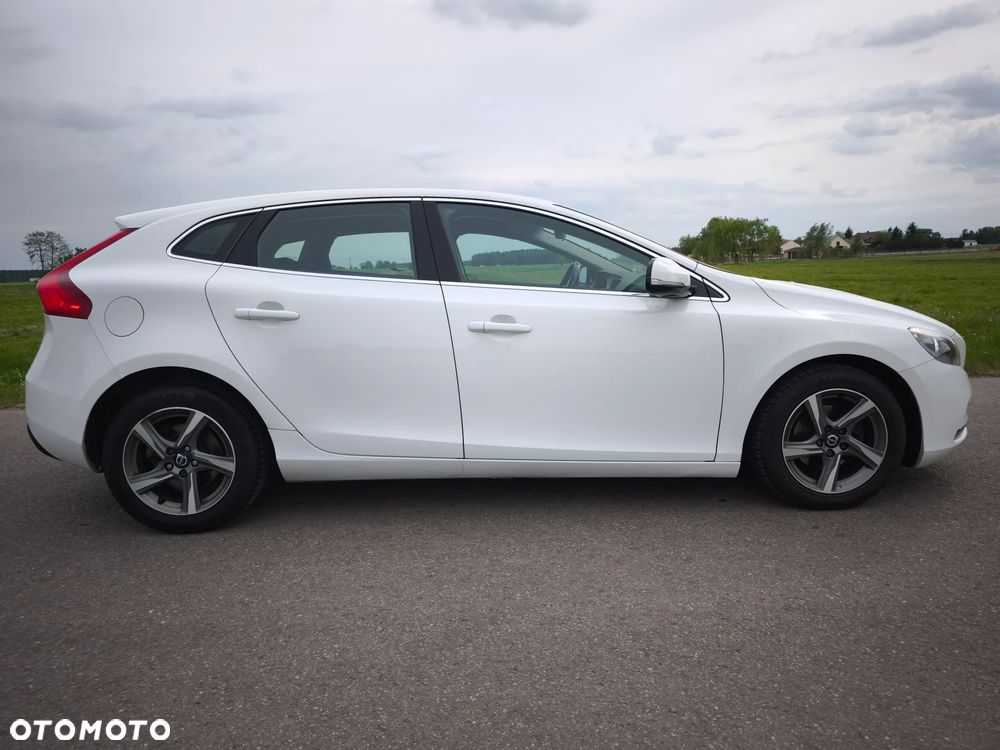 Volvo V40 D2 Momentum - 4