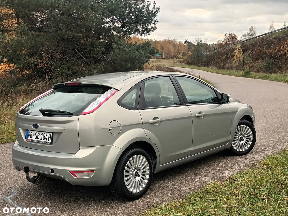 Ford Focus 1.6 16V Titanium - 12
