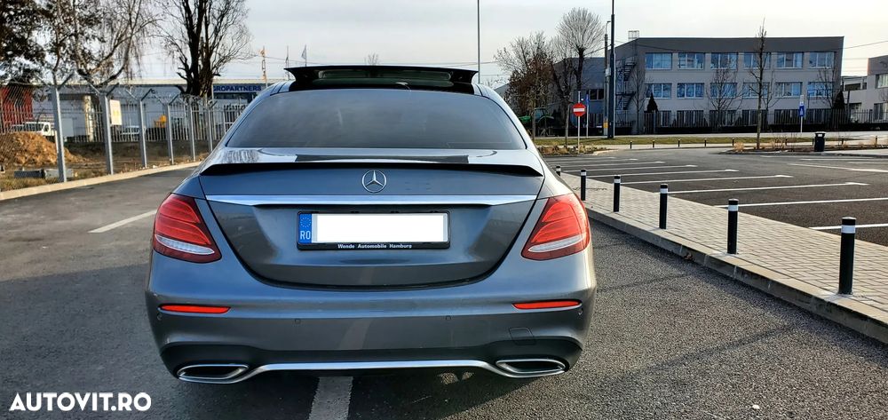 Mercedes-Benz E 220 d 4Matic T 9G-TRONIC AMG Line - 8