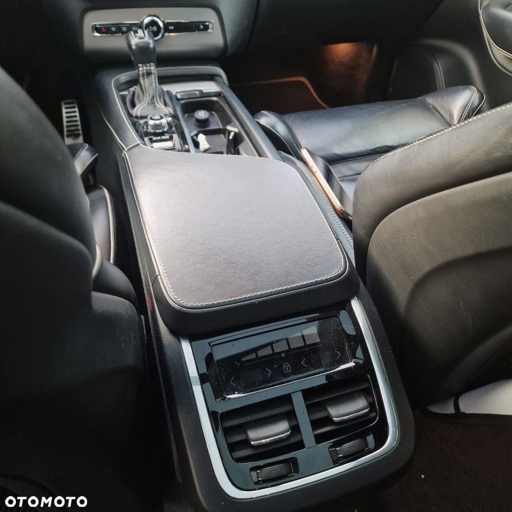 Volvo XC 90 B5 D AWD R-Design 7os - 10