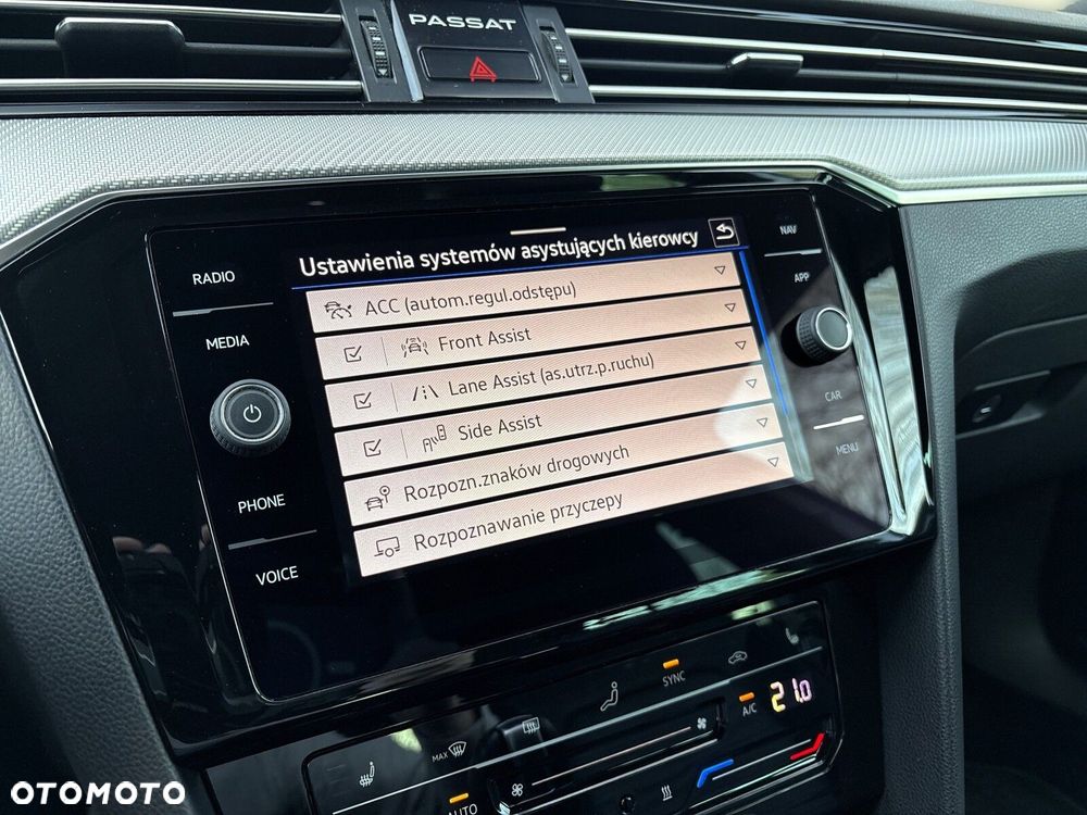 Volkswagen Passat - 26