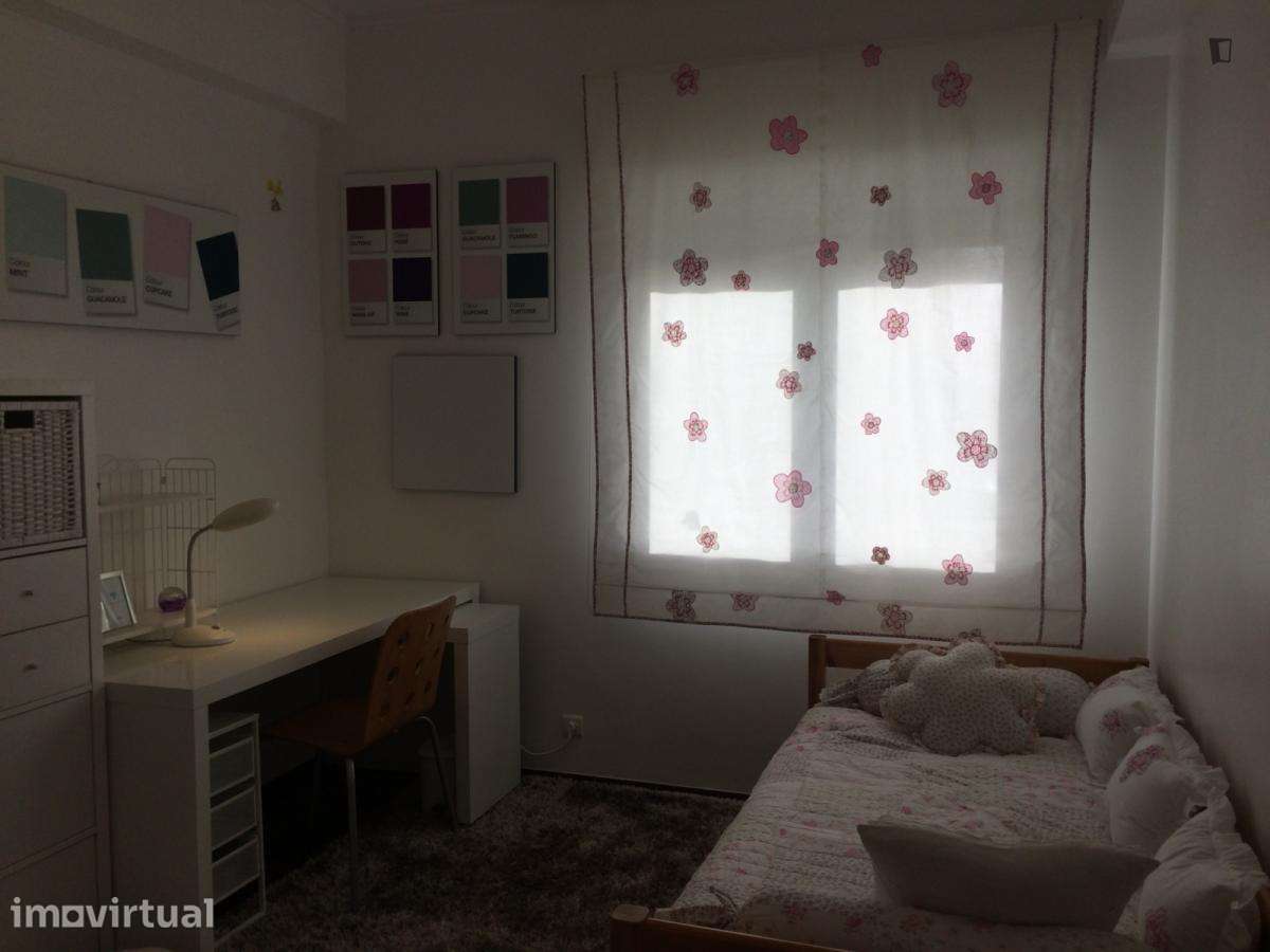 Quarto - localizado em Oeiras Lisbon - Grande imagem: 3/52