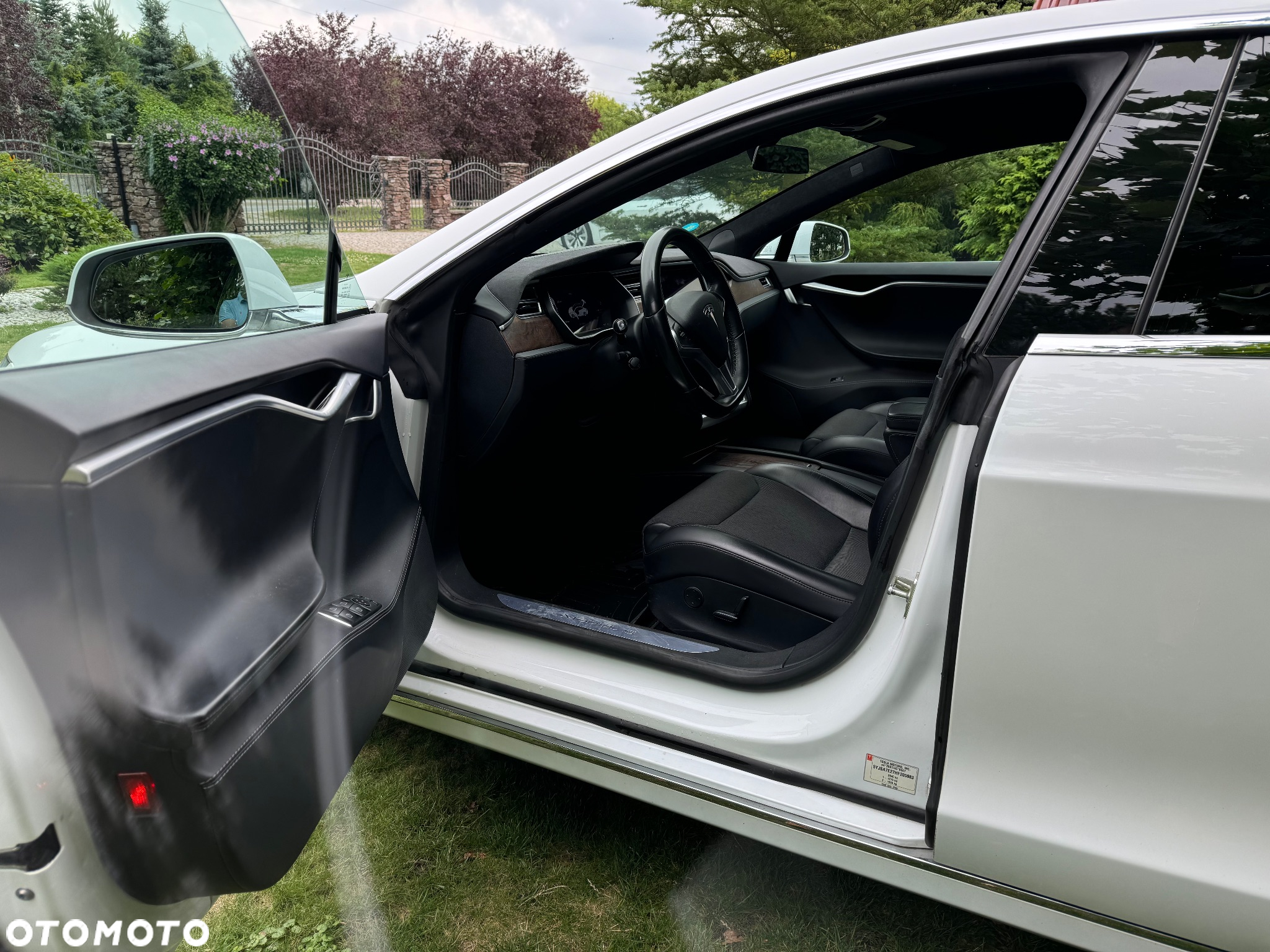 Tesla Model S - 9