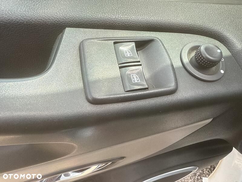 Renault Trafic - 12