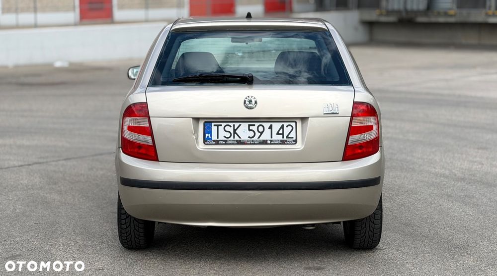 Skoda Fabia 1.4 16V Celebration - 11