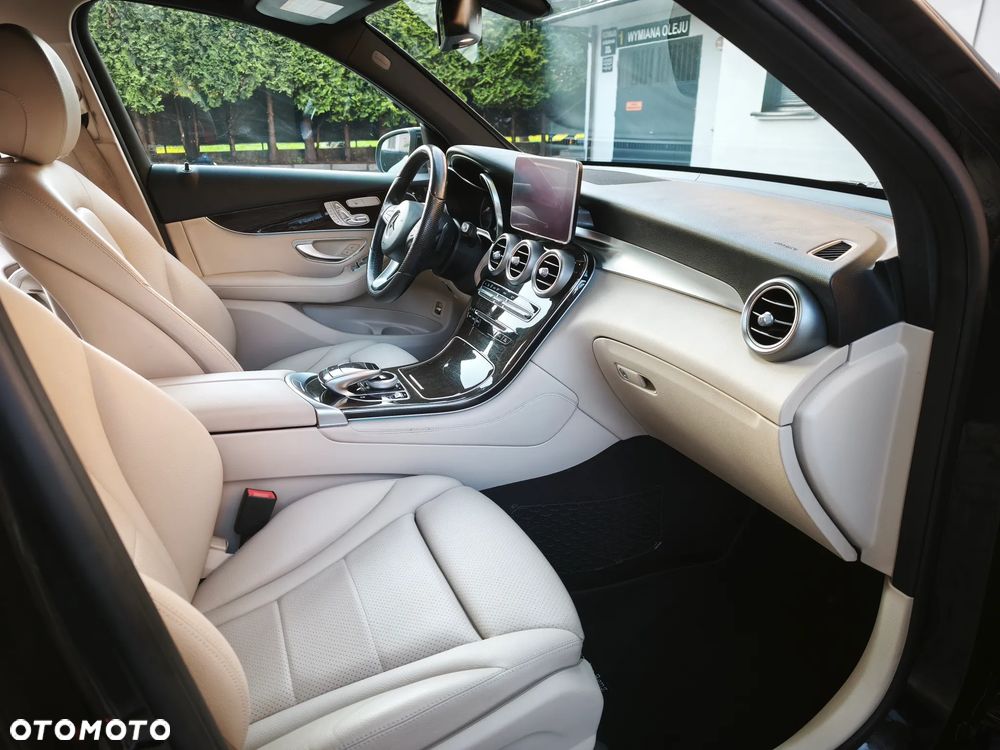 Mercedes-Benz GLC 300 4-Matic - 17