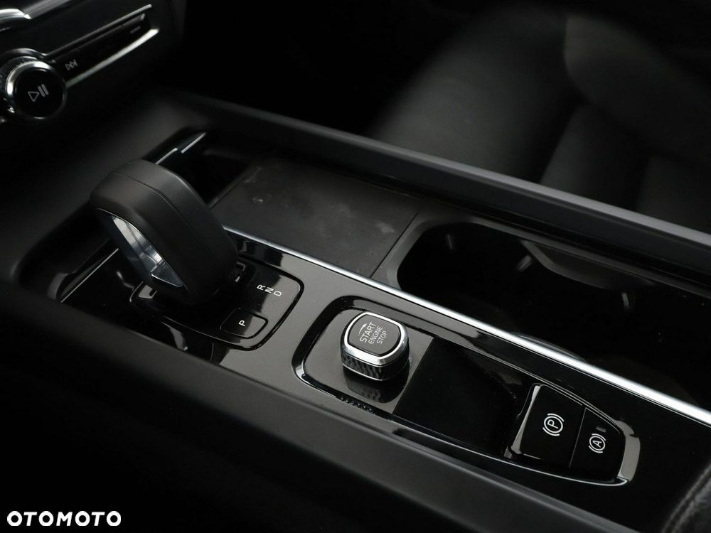 Volvo XC 60 B4 D Geartronic Momentum Pro - 29