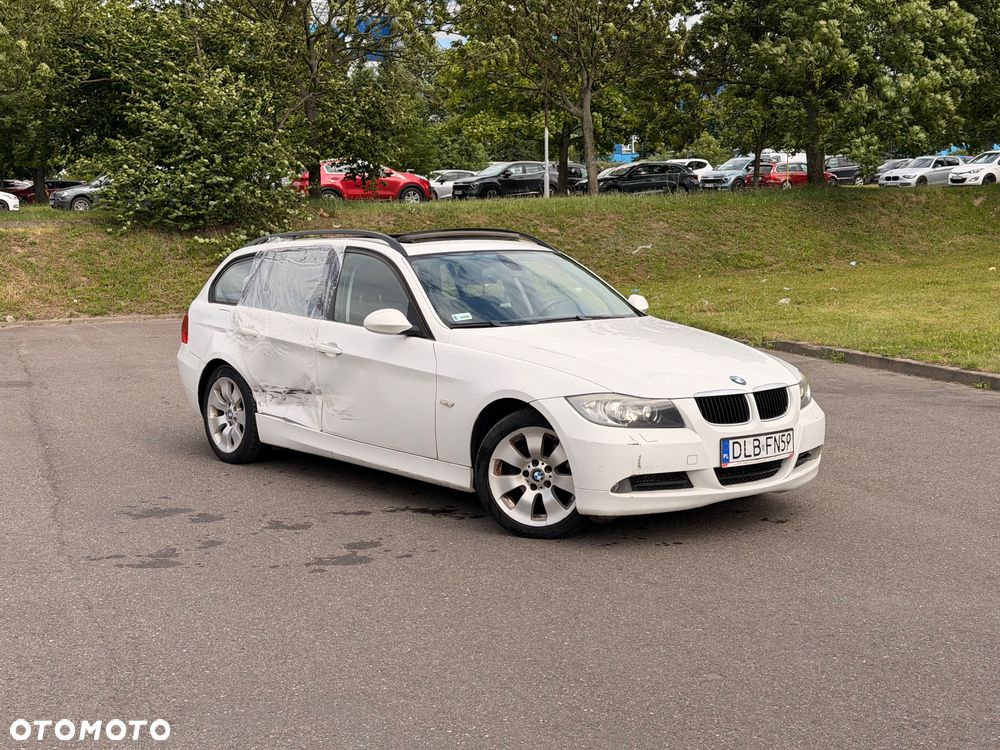 BMW Seria 3 318i - 4
