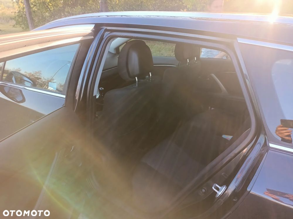 Toyota Avensis 2.0 D-4D Premium - 14