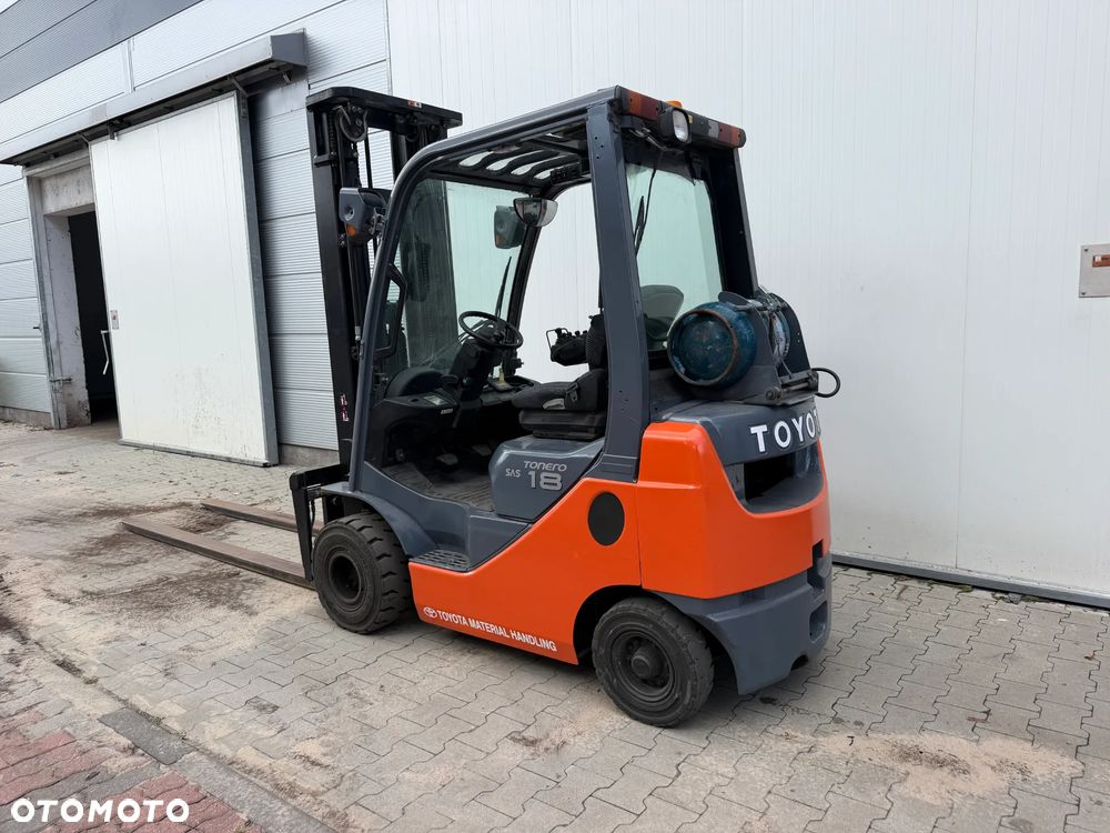 Toyota z nowej dostawy 30 szt wózków LPG DIESEL na stanie ponad 200szt Nowe i używane bezpośrednio od DEALERA tel. 789053484 - 4