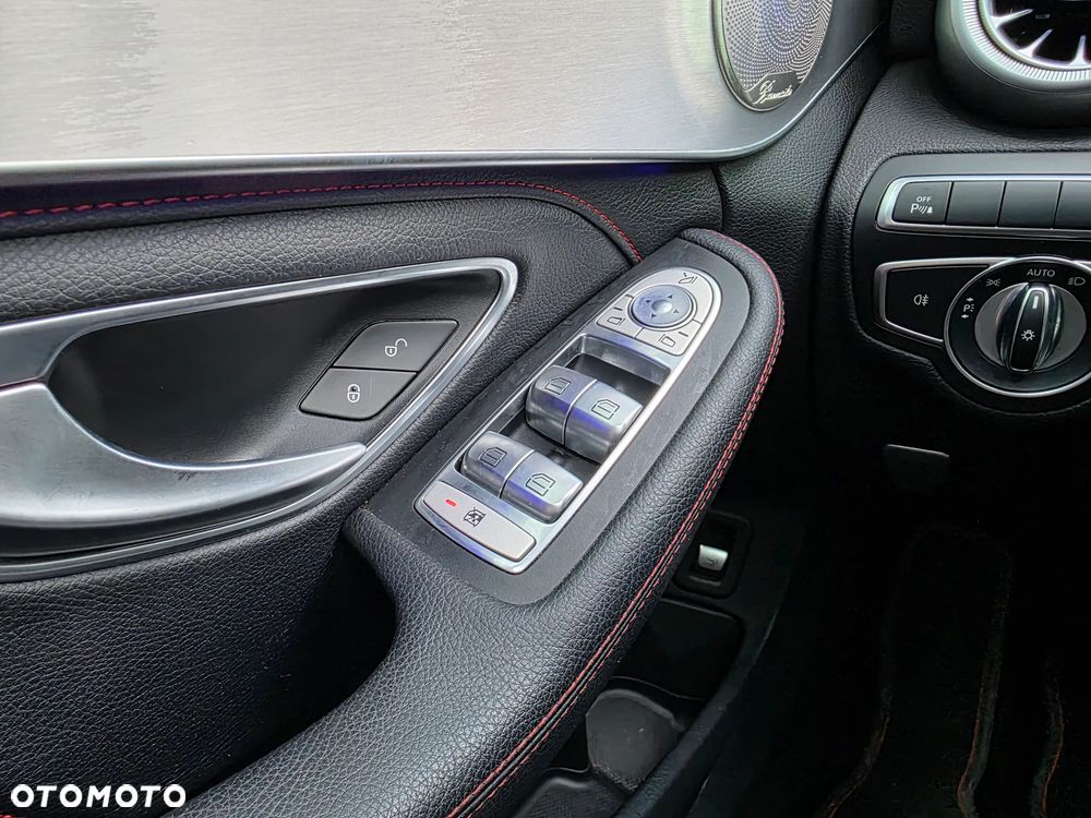 Mercedes-Benz Klasa C AMG 43 4-Matic - 28