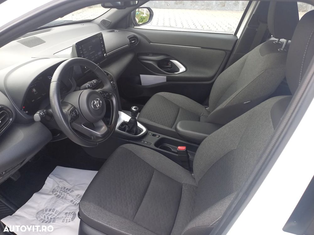 Toyota Yaris 1.5 MT Dynamic - 10