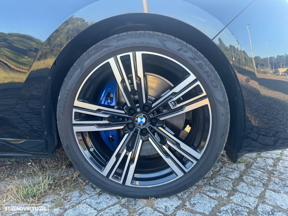 BMW i7 xDrive60 Pack Desportivo M - 5