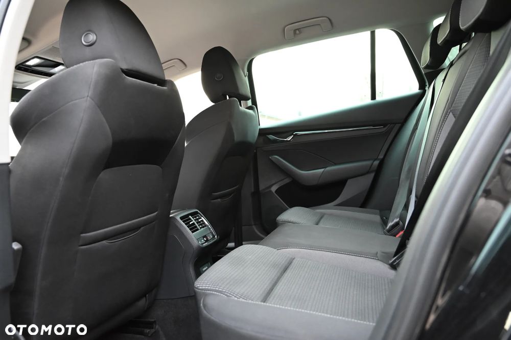 Skoda Octavia 1.5 TSI Selection - 8