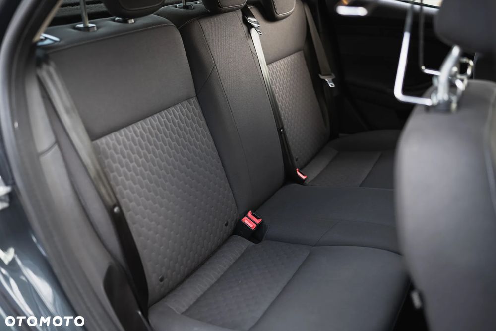 Ford Focus 1.6 Trend - 32