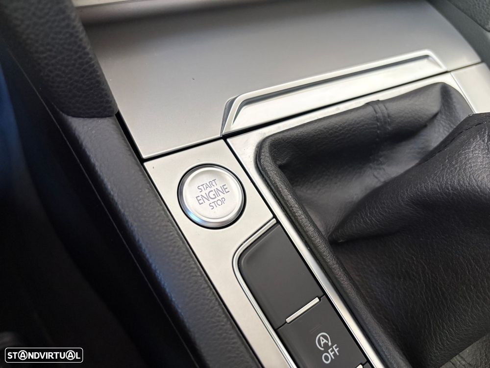 VW Passat Variant 2.0 TDI Confortline - 37