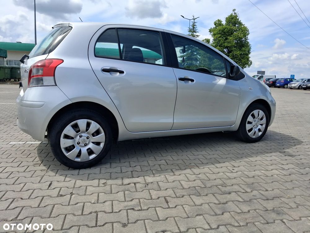 Toyota Yaris 1.0 VVT-i - 9