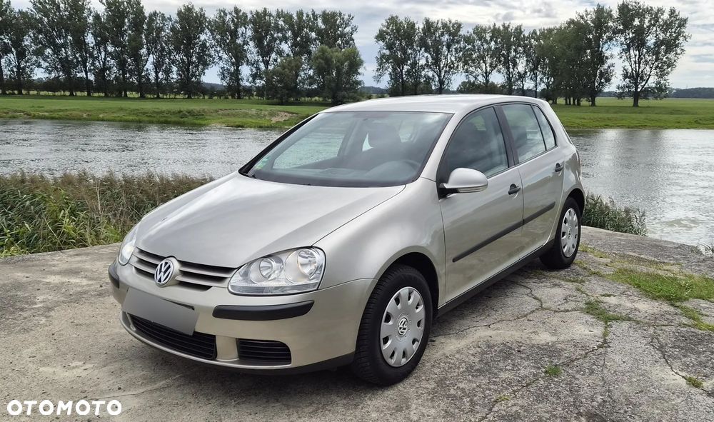 Volkswagen Golf - 1