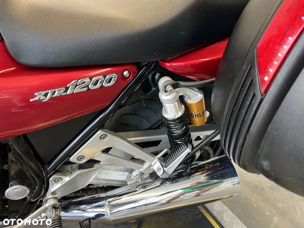Yamaha XJR - 15