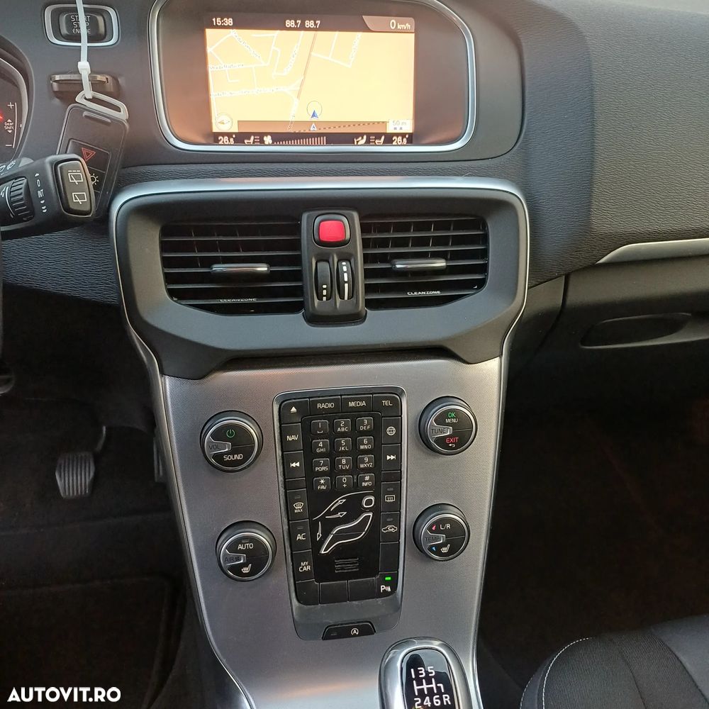 Volvo V40 2017 diesel, 7.990 € — imagine 9