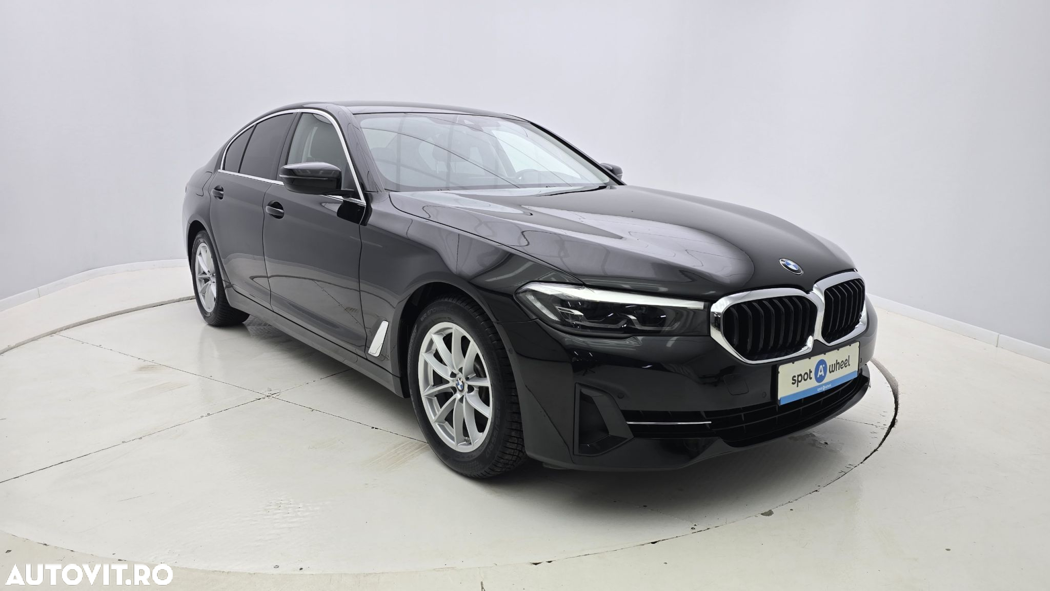 BMW Seria 5 520i AT MHEV - 4