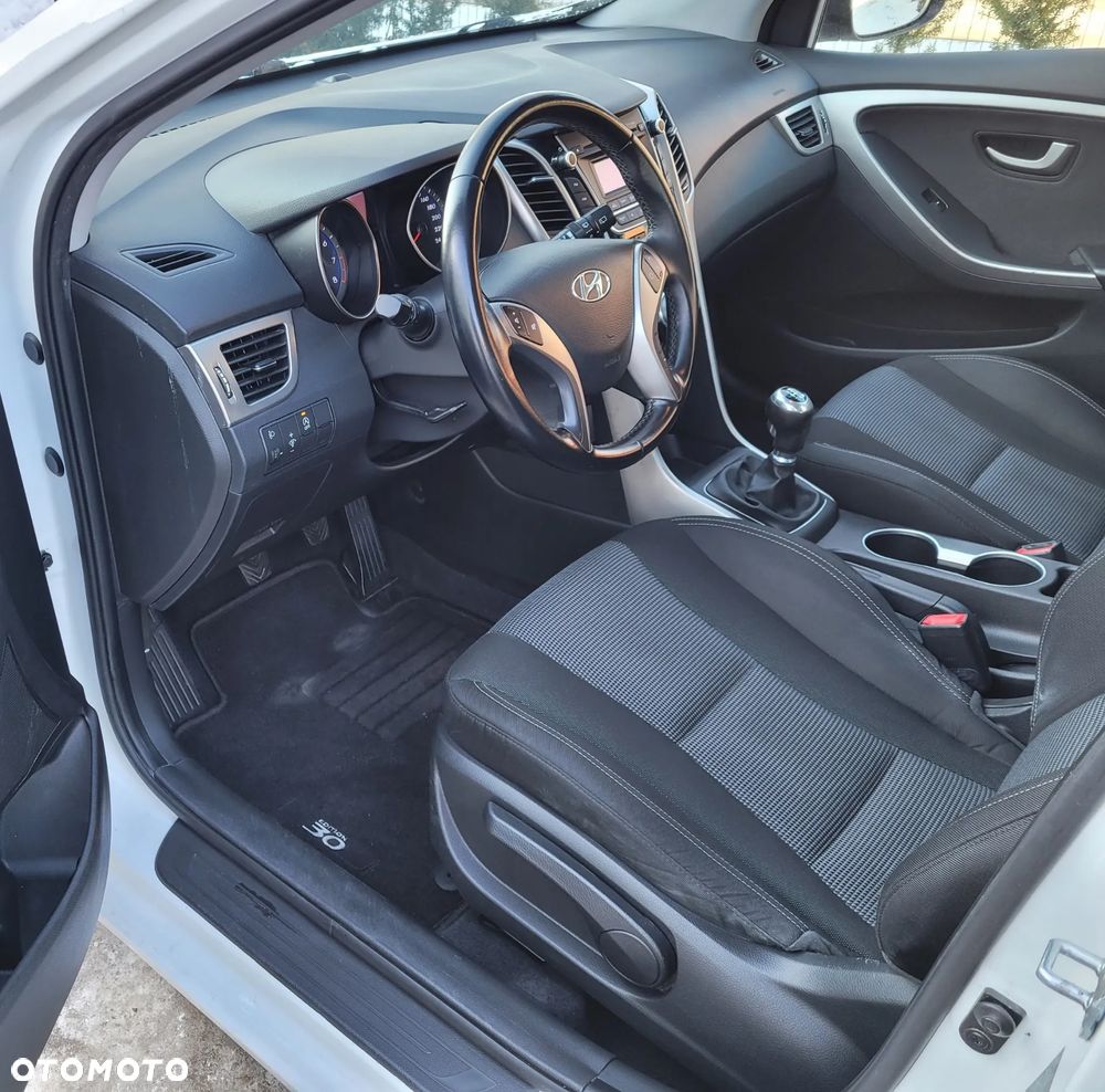 Hyundai i30 blue 1.4 Classic - 6