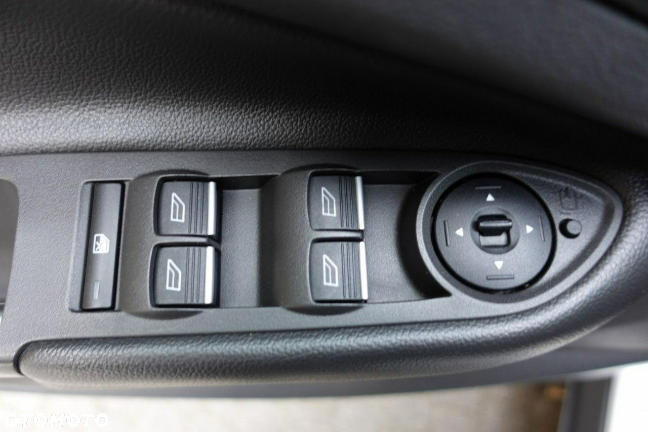 Ford Kuga - 25