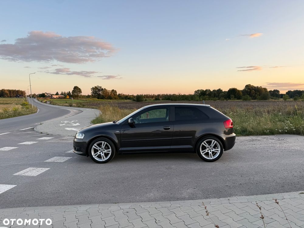 Audi A3 Sportback 1.6 TDI DPF S line Sportpaket - 10
