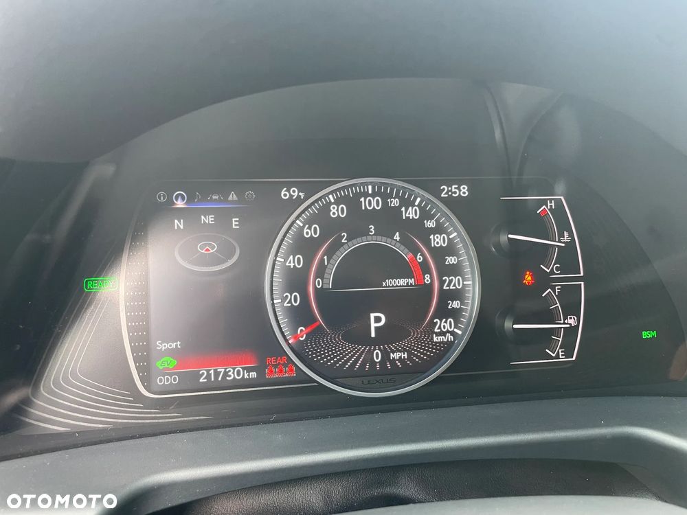 Lexus ES 300h Business Edition + - 18