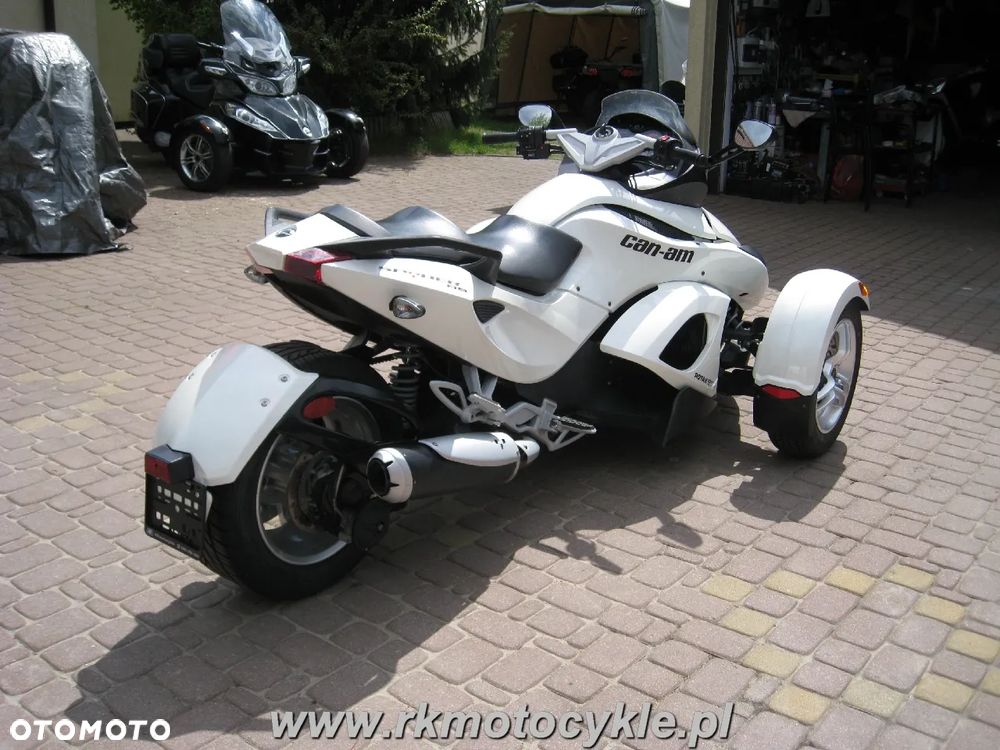 Can-Am Spyder - 13