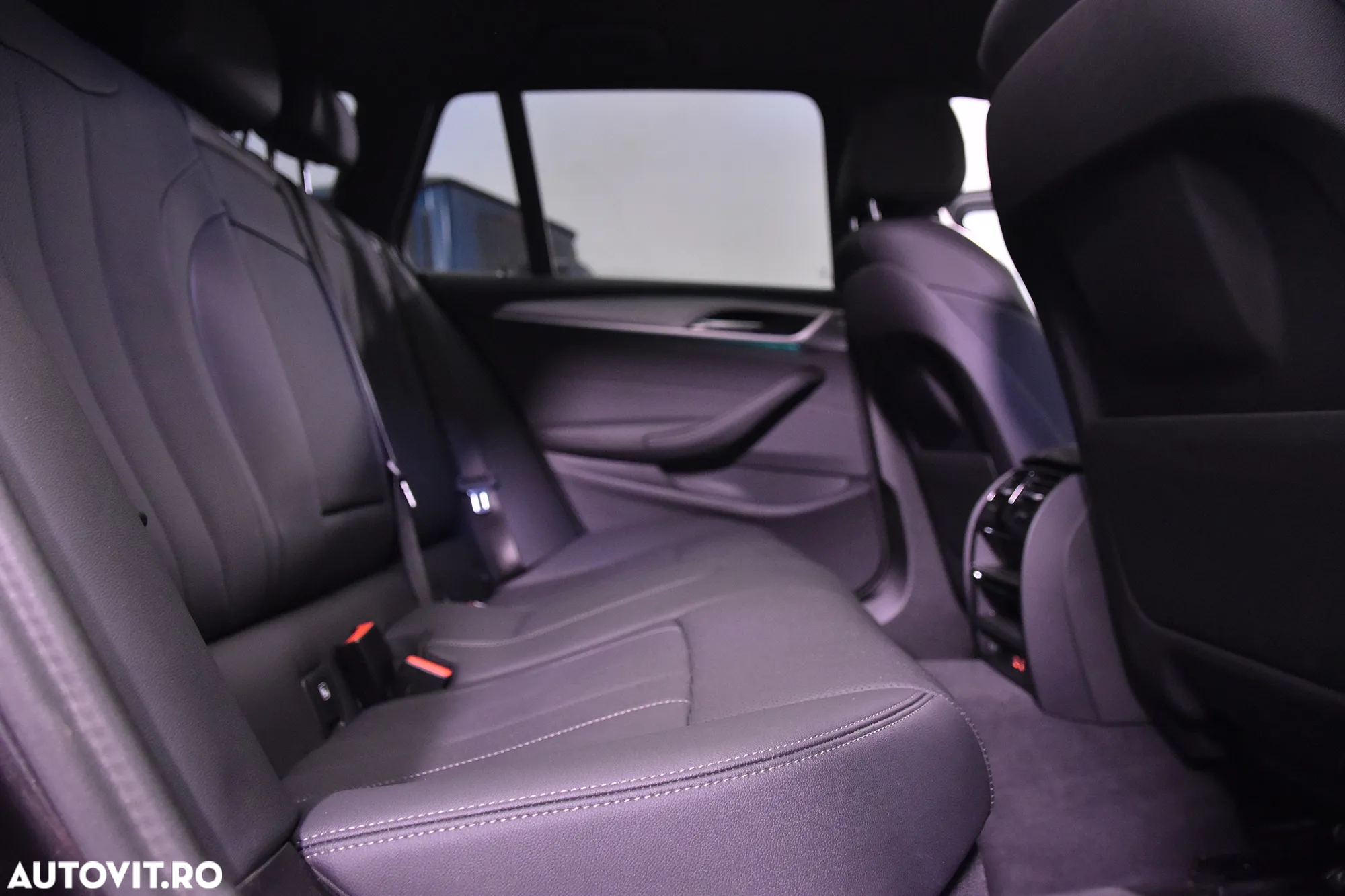 BMW Seria 5 530e xDrive Touring Aut. - 12