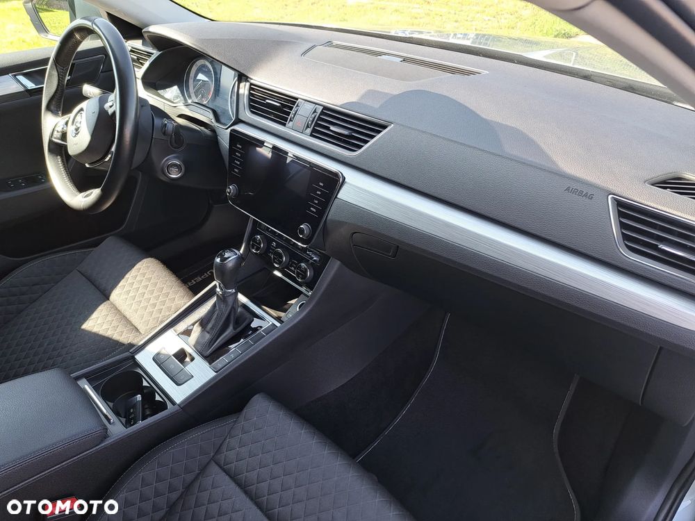 Skoda Superb 2.0 TDI SCR Ambition DSG - 9