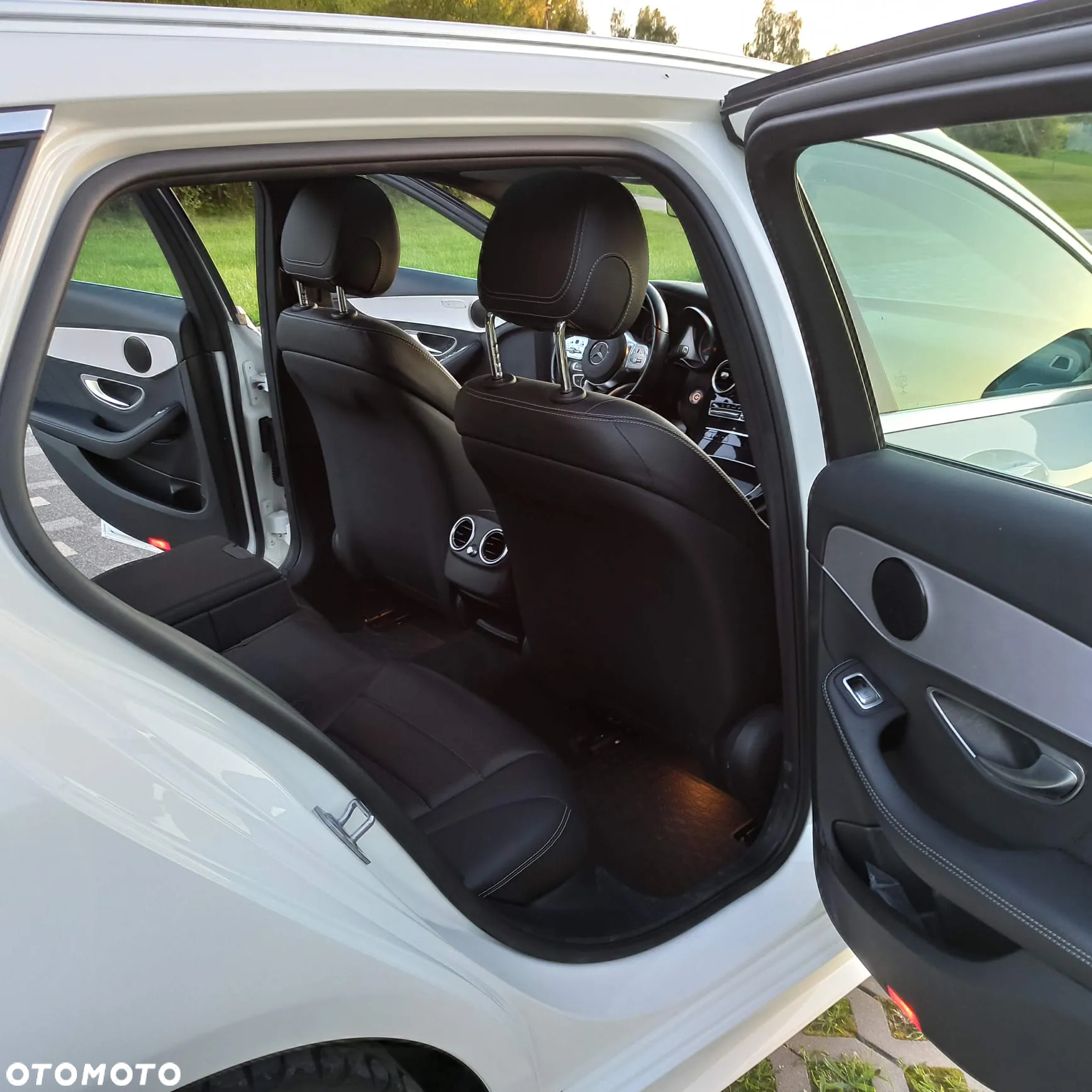 Mercedes-Benz Klasa C 220 d 4Matic T 9G-TRONIC AMG Line - 7