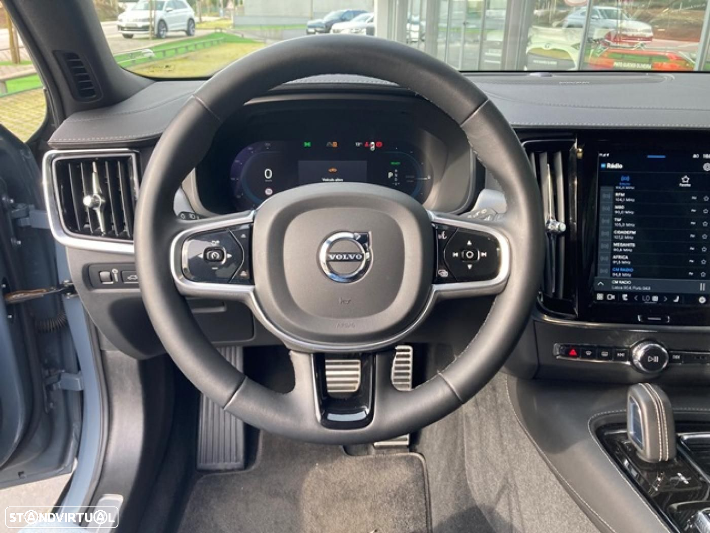 Volvo V90 2.0 T6 PHEV R-Design AWD - 17