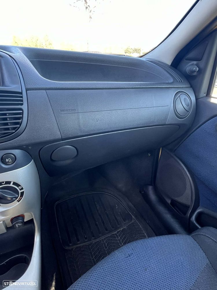 Fiat Punto 1.2 16V 80 Sport - 12