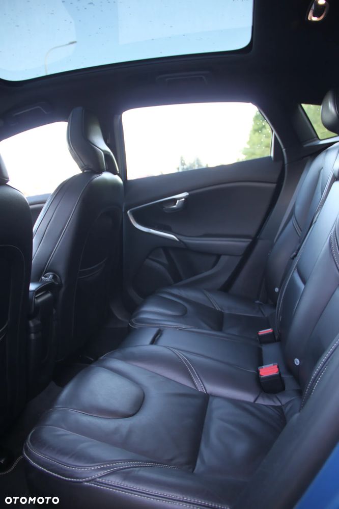 Volvo V40 D2 Drive-E R-Design Momentum - 10