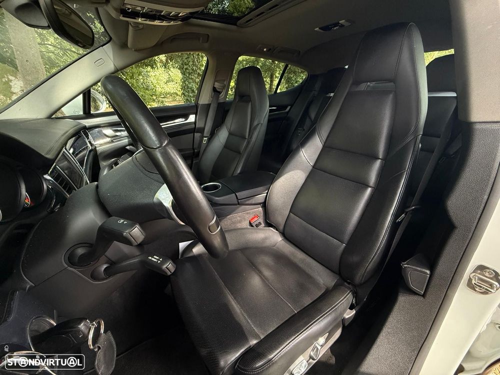 Porsche Panamera - 12