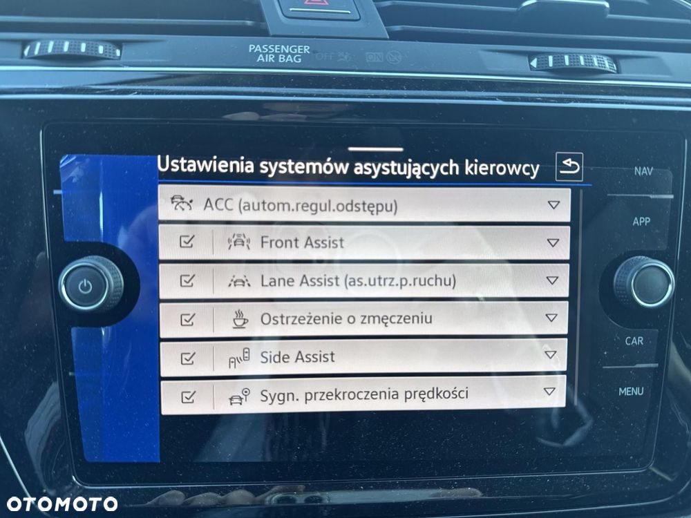 Volkswagen Touran - 28